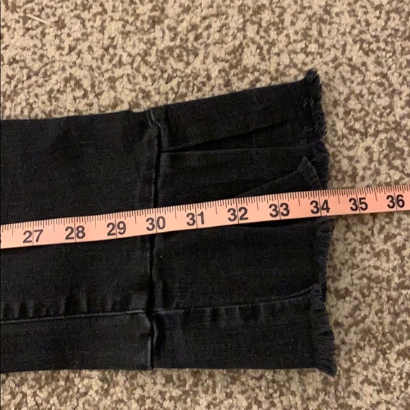 Design Lab Lord & Taylor Black Crop Ruffle Jeans - Picture 12 of 13